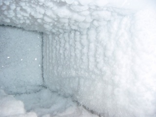 Почему в морозильной камере с NoFrost намерзает лед?