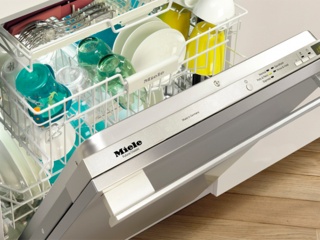 Программы «Особенно сухо» и «Особенно чисто» в посудомоечных машинах Miele
